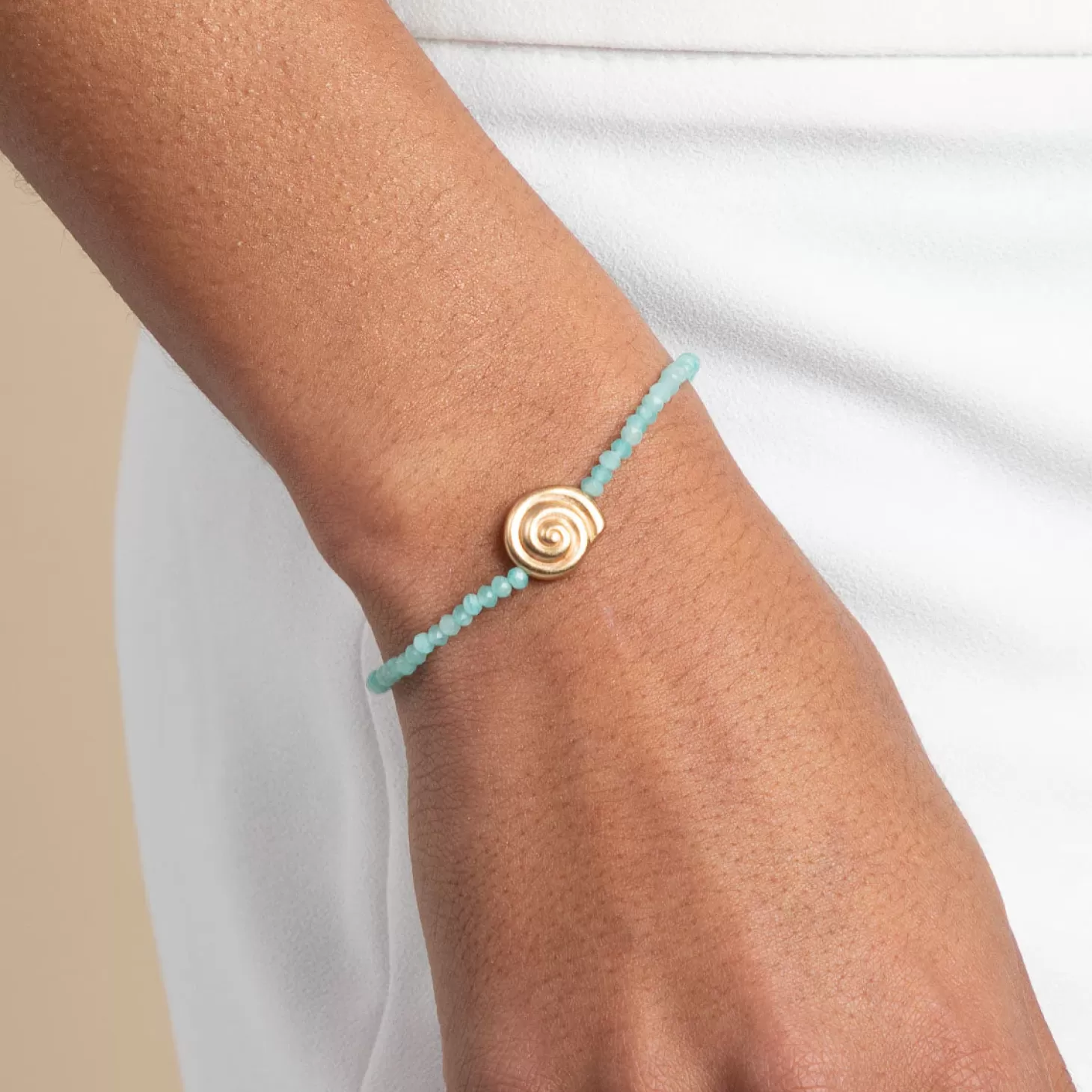 Astrid & Miyu Amazonite Shell Charm Bracelet In Gold 18K Gold Plated Clearance