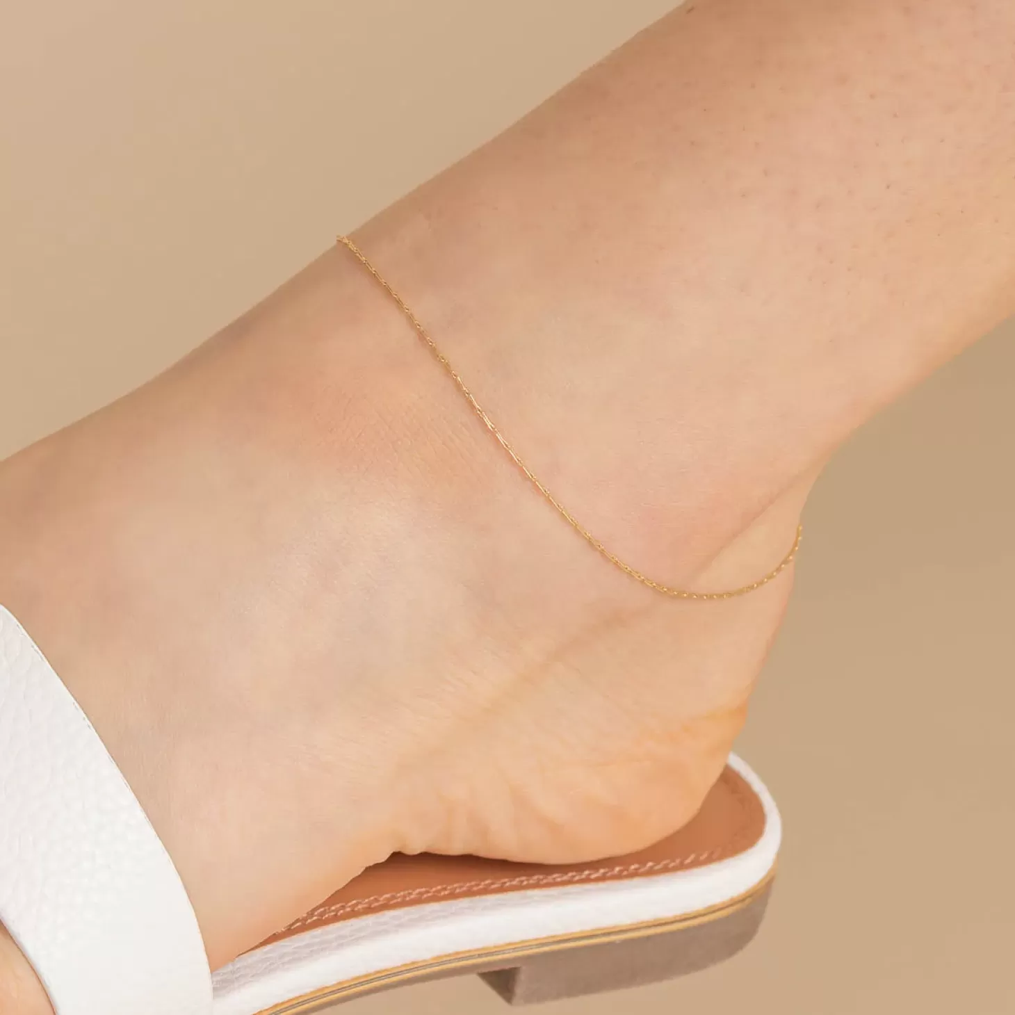 Astrid & Miyu Marylebone Chain Anklet In Solid Gold 9K Gold Online