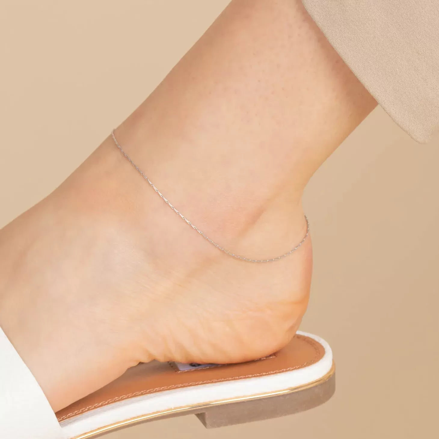 Astrid & Miyu Marylebone Chain Anklet In Solid White Gold 9K White Gold Outlet