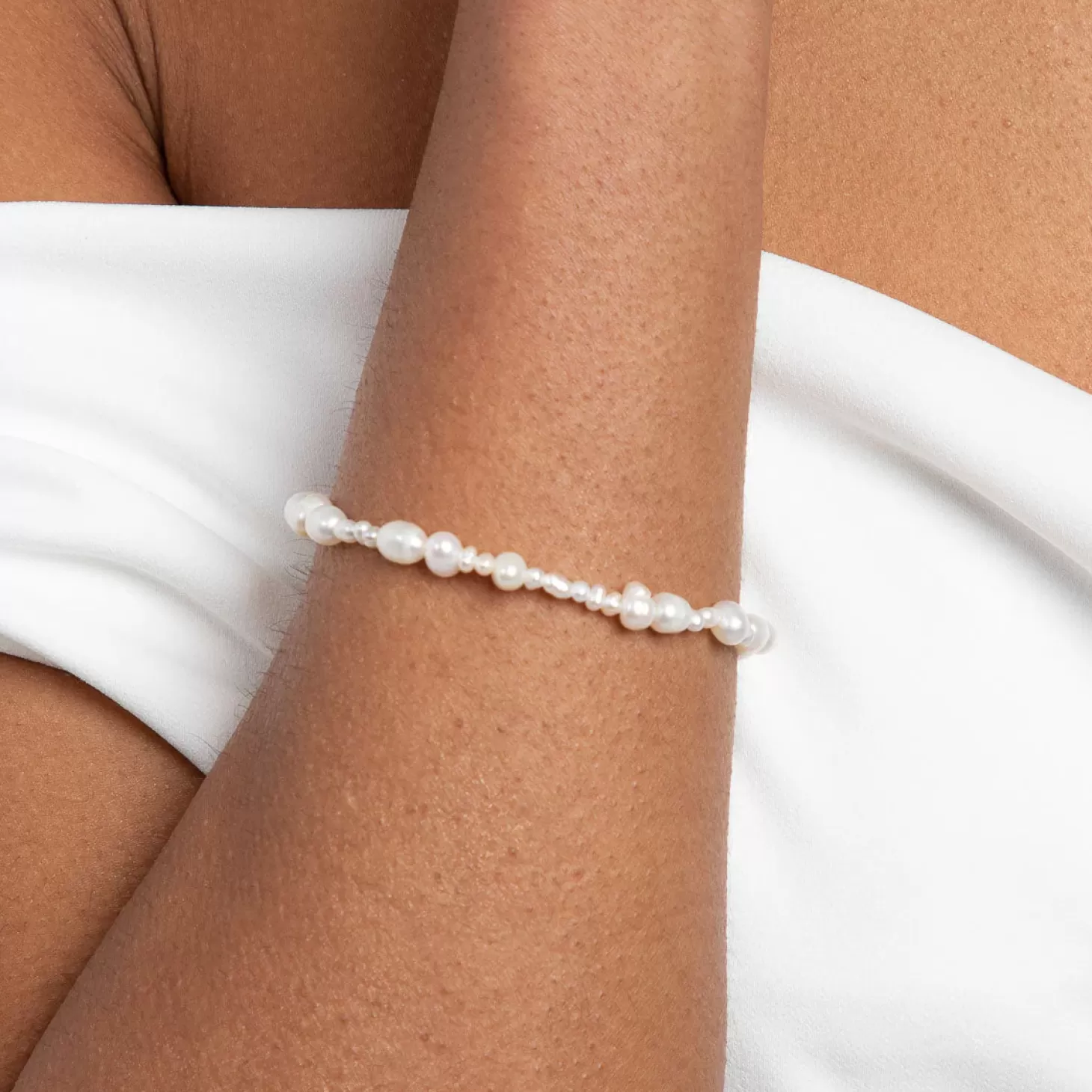 Astrid & Miyu Serenity Pearl Beaded Bracelet In Silver Rhodium Plated Sterling Silver Fashion