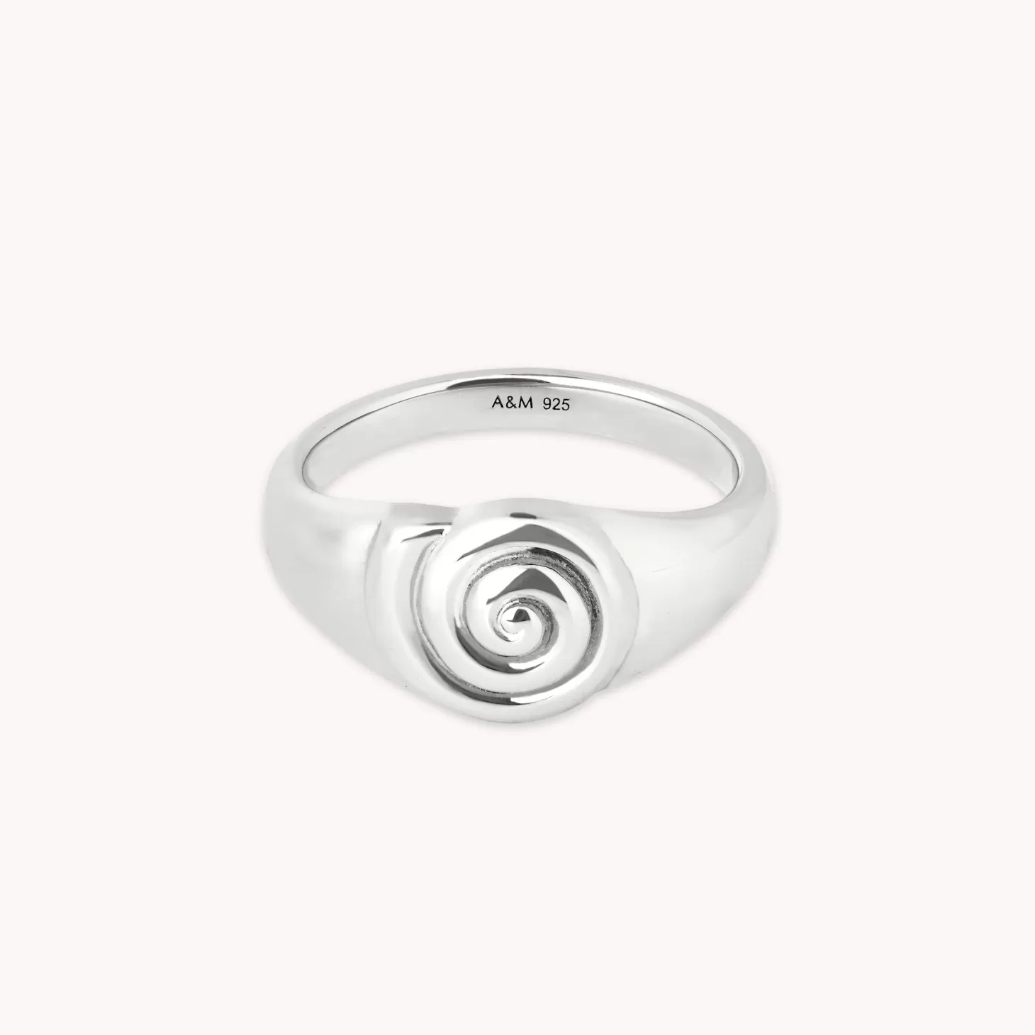 Astrid & Miyu Shell Signet Ring In Silver Rhodium Plated Sterling Silver Shop