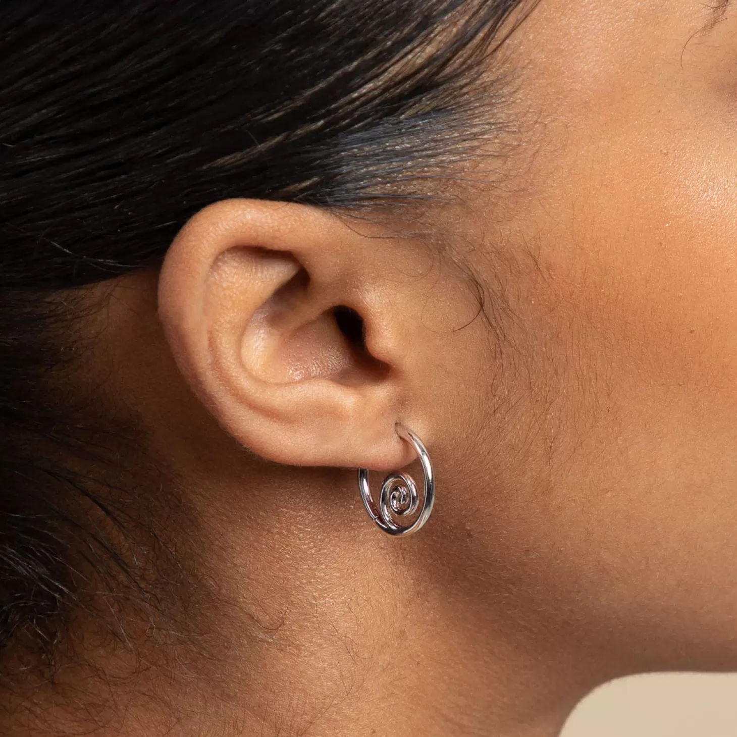 Astrid & Miyu Shell Swirl Hoops In Silver Rhodium Plated Sterling Silver Best