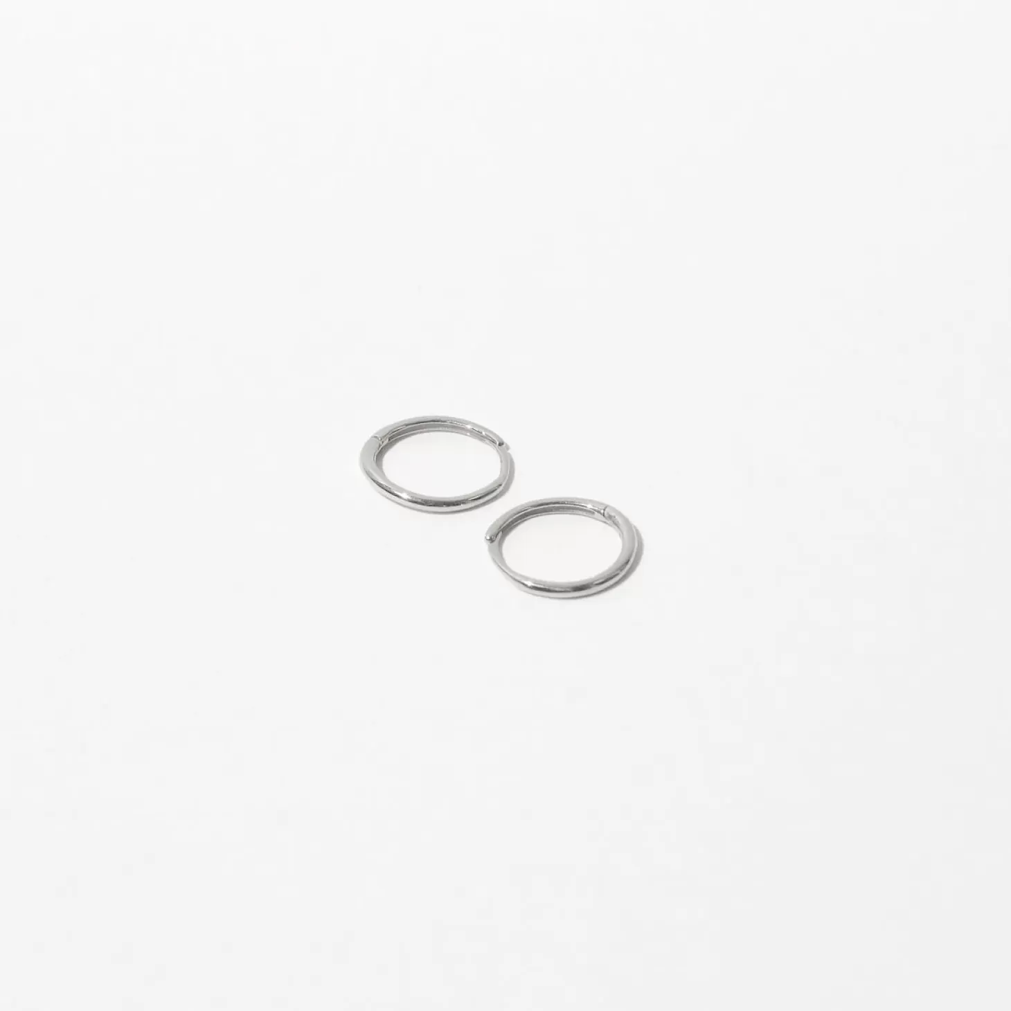 Astrid & Miyu Simple Hoops In Solid White Gold 14K White Gold Best Sale