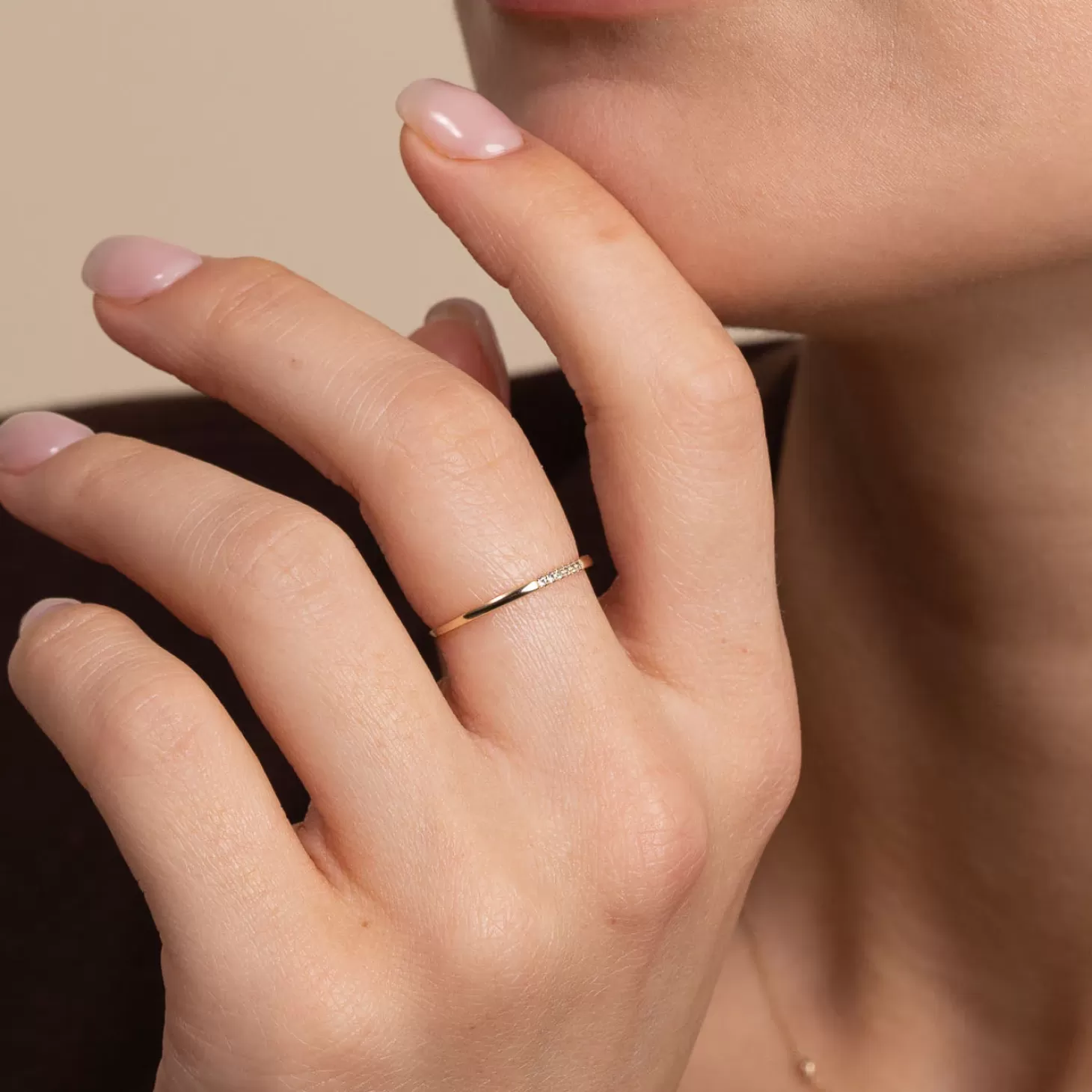 Astrid & Miyu Topaz Band Ring In Solid Gold 14K Gold Hot