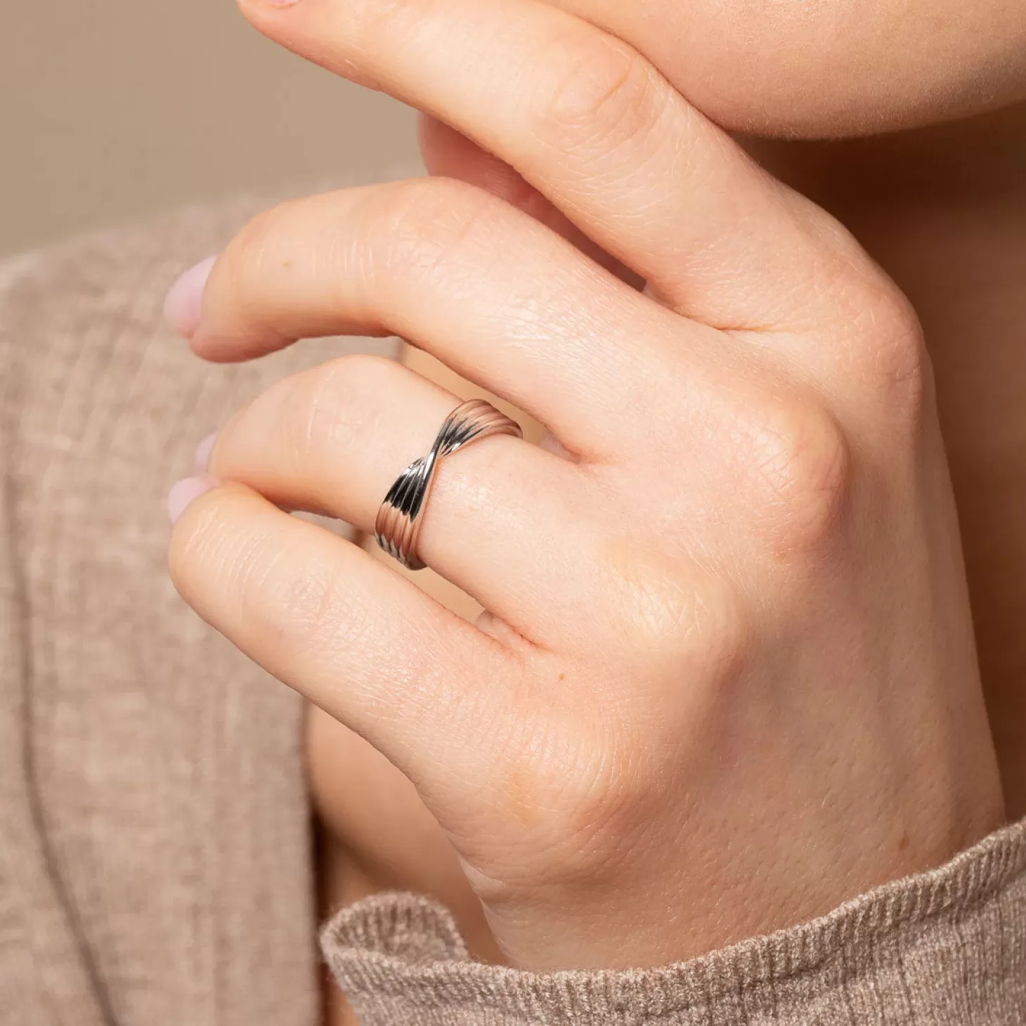 Astrid & Miyu Twist Ring In Silver Rhodium Plated Sterling Silver Best