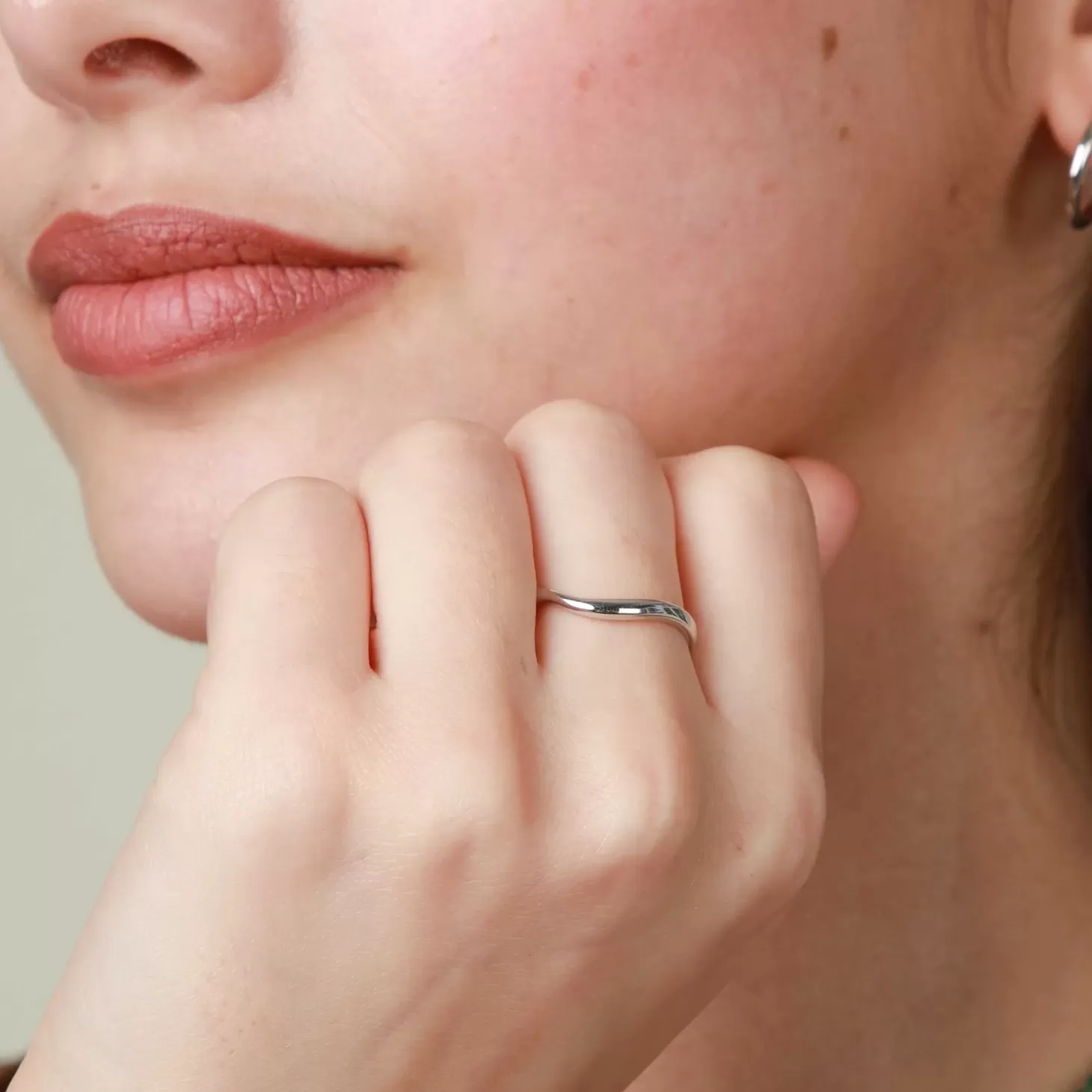 Astrid & Miyu Wave Ring In Silver Rhodium Plated Sterling Silver Clearance